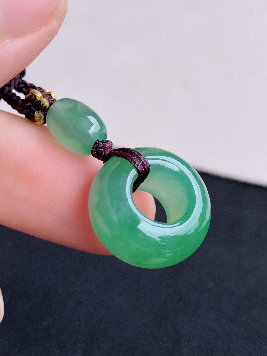 底色平安环，简约时尚，尺寸17.3/8.8/自然光实拍