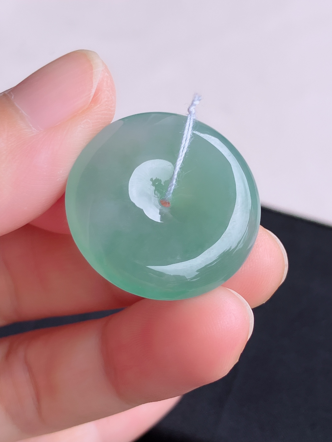 底色平安扣，晶莹剔透，尺寸26.6/5.8/自然光实拍