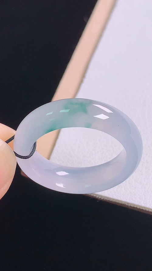 冰飘花指环，无裂，尺寸:圈口16/17.6-5.8-3.6mm 19