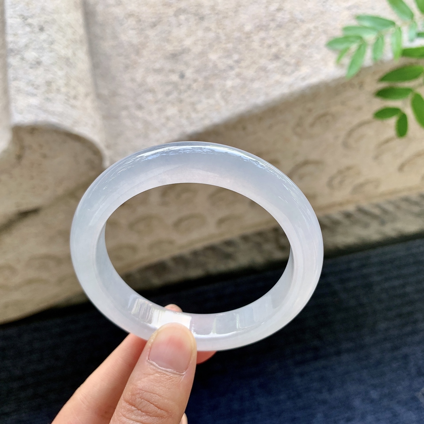 正圈55 56,圈口56/11.8/8.9,编码DZ082370,冰糯紫底，清透，水润，种老，细腻，打灯有絮线