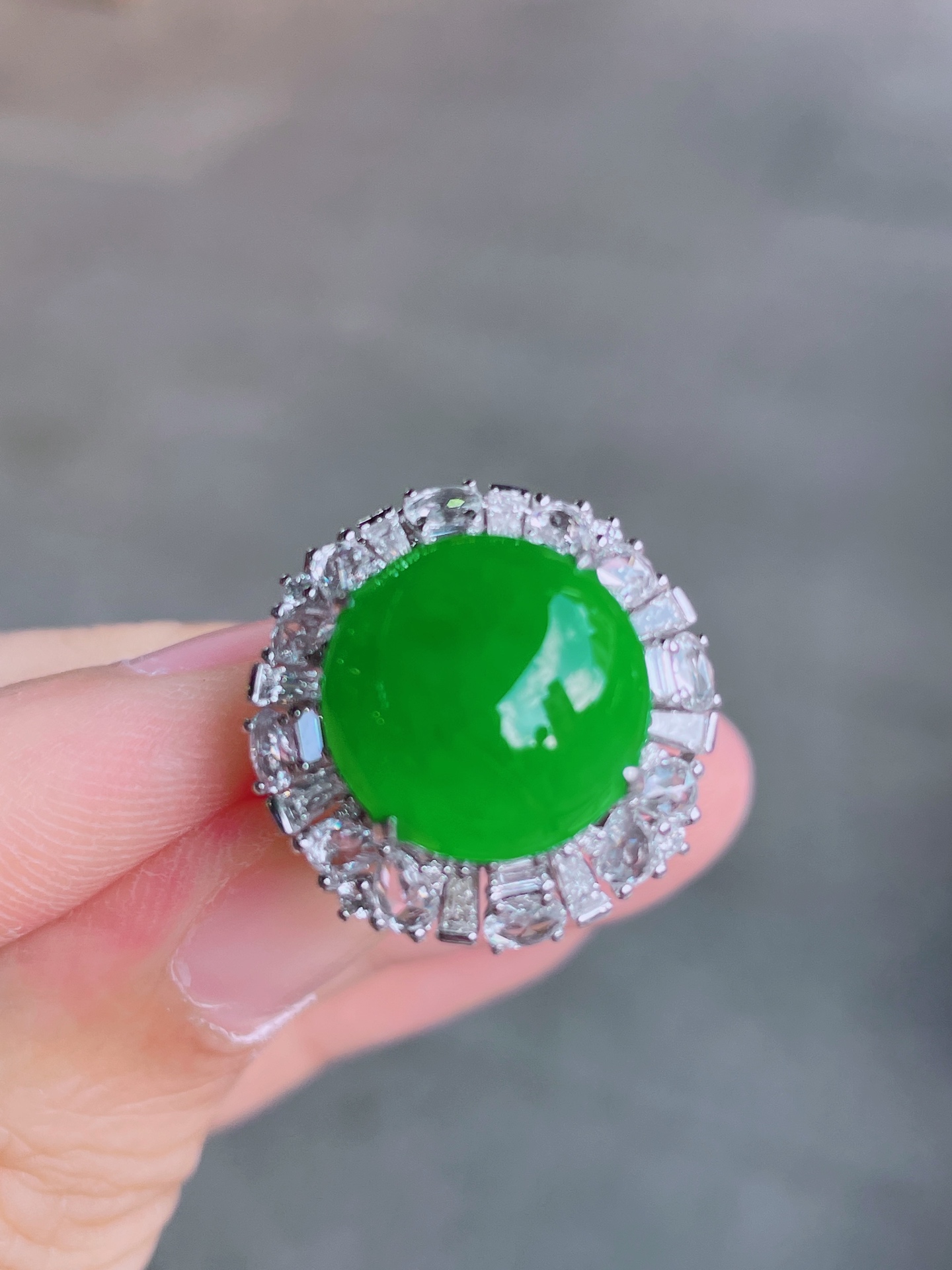 高冰绿蛋面戒指，晶莹剔透，新颖时尚，品相，13-6