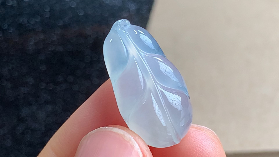 叶子，无裂，尺寸22.7-12.3-5.2mm，包A附证书