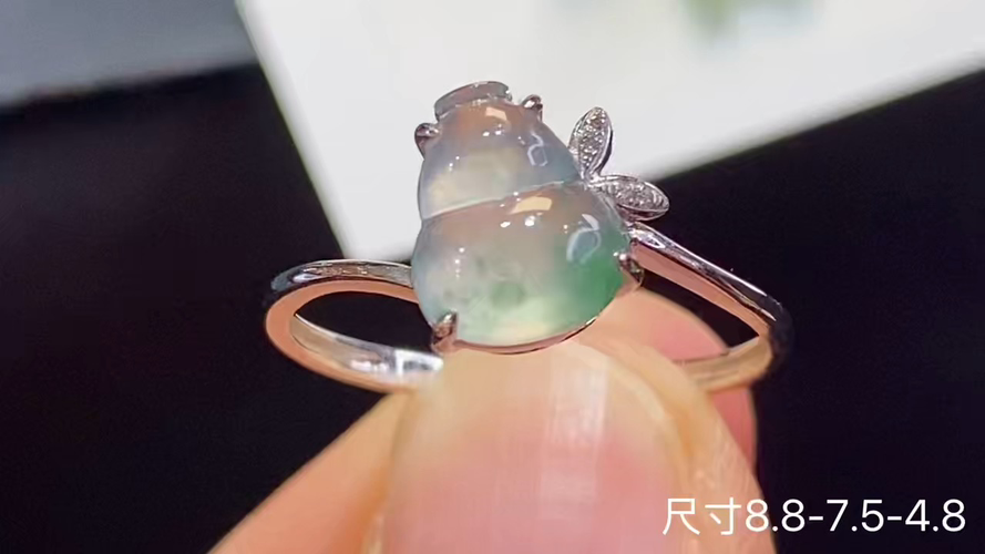 ️18k金+钻玻璃种葫芦戒指，无裂，8.8-7.5-4.8