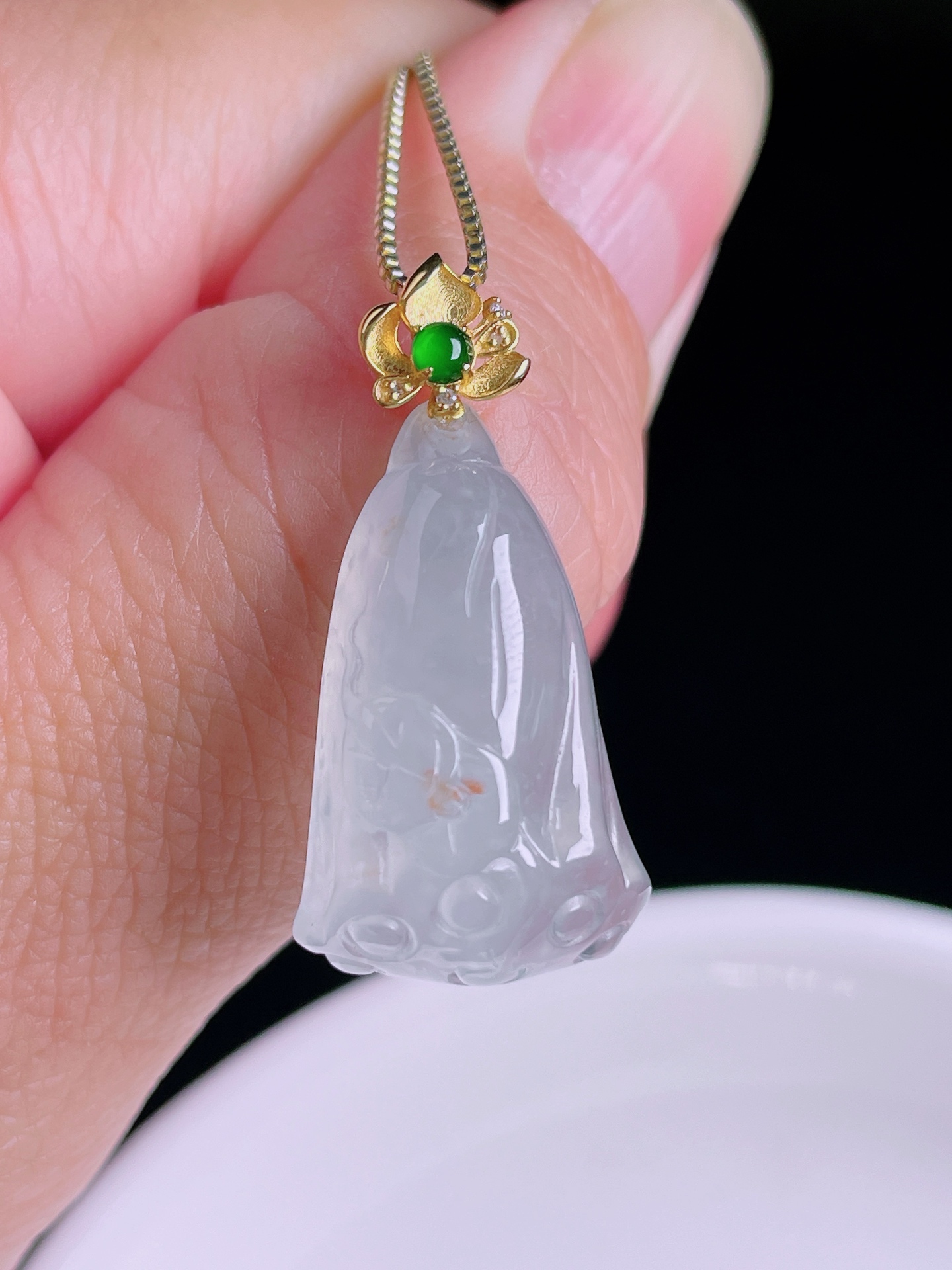 莲藕，18k镶嵌，老种起光，细底通透，尺寸：30裸石24/15/8mm0822