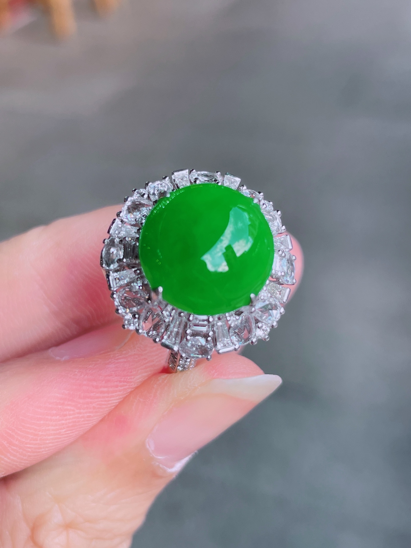 高冰绿蛋面戒指，晶莹剔透，新颖时尚，品相，13-6