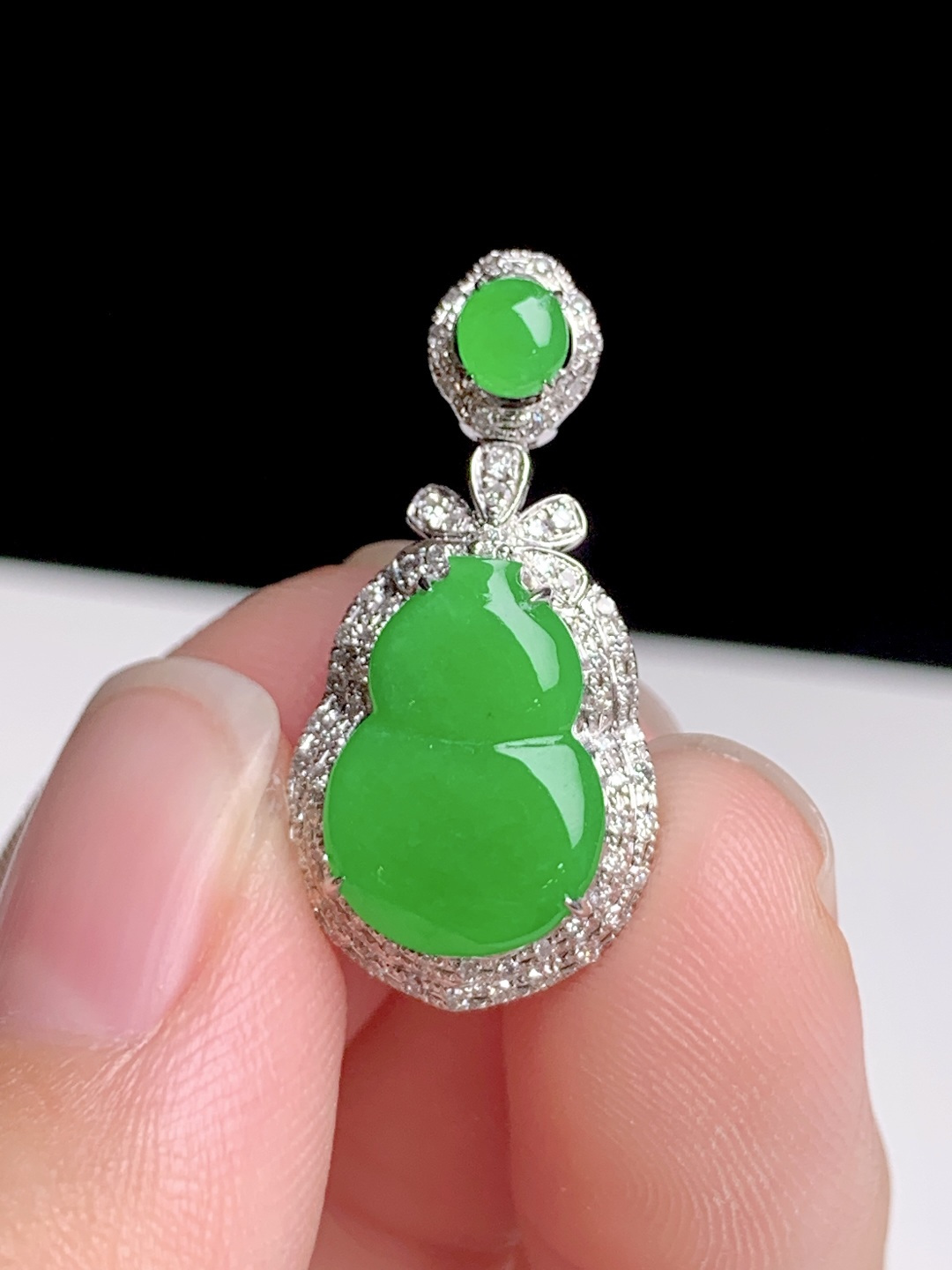 冰阳绿葫芦，18k金钻镶嵌，25.5-12.5-7