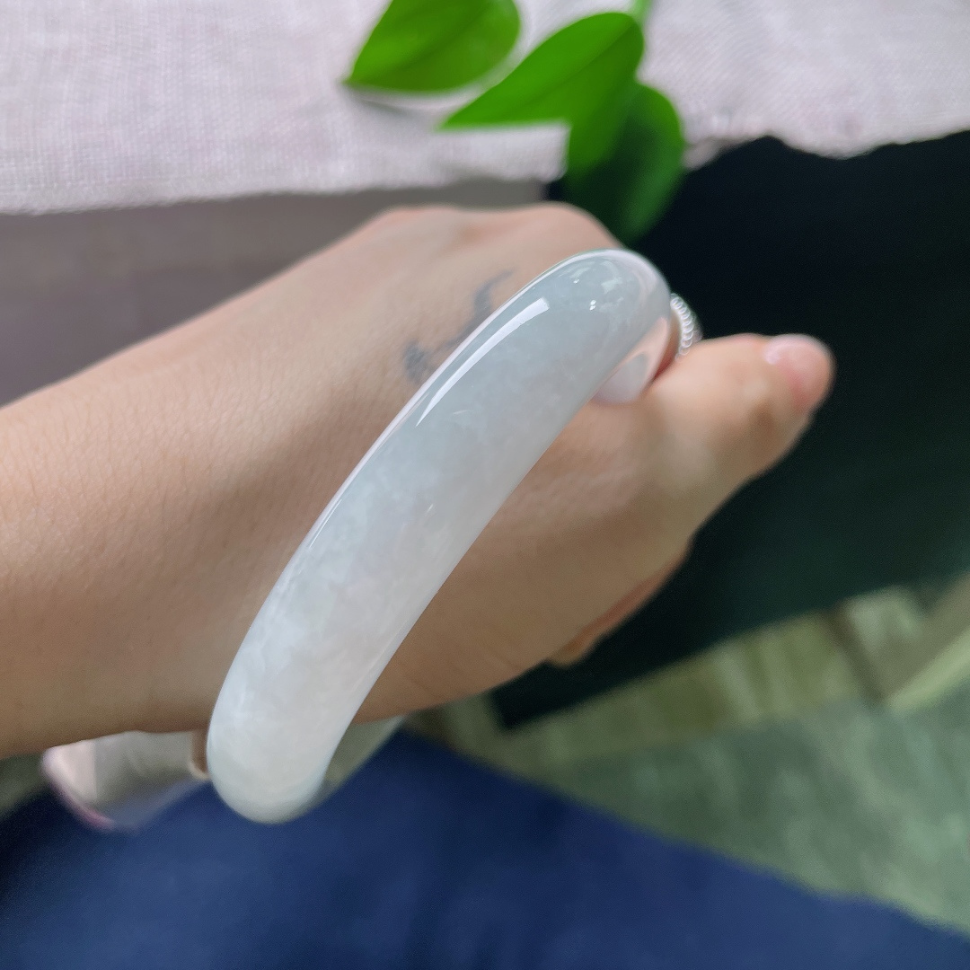 58.2/11.8/8.1，白底正圈，微紫底，水头好，种老，晶体，干净清爽，无裂，ss57806a