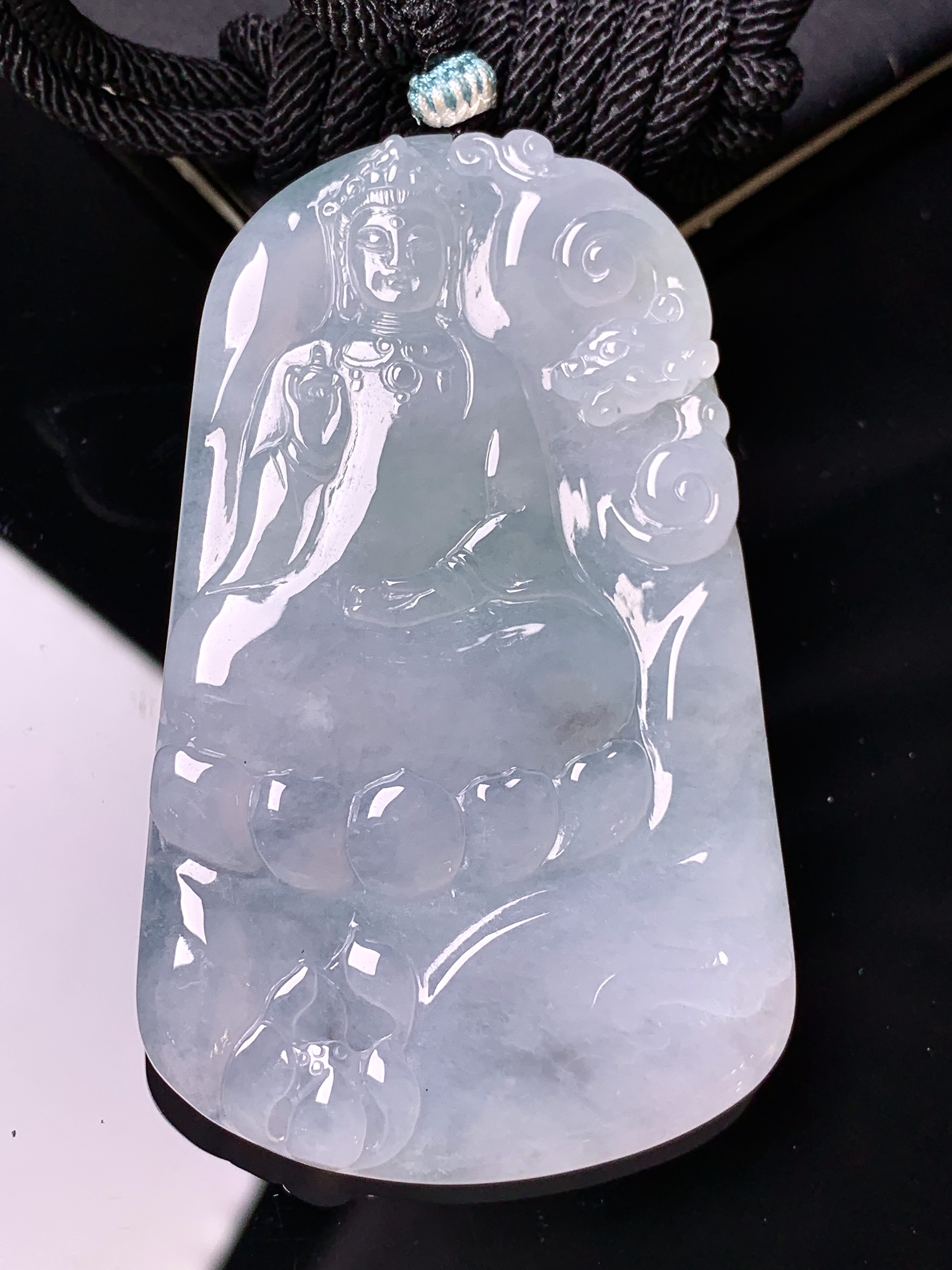 冰种观音菩萨吊坠 玉质细腻 色泽艳丽清新 水润亮眼 整体尺寸62.5*37.5*5.6 a5