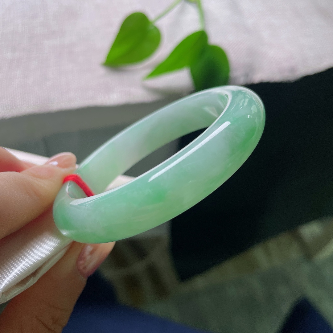 绿底正圈，清新素雅，贵气，优雅，耐看，甜美，一点色线，ss57827a