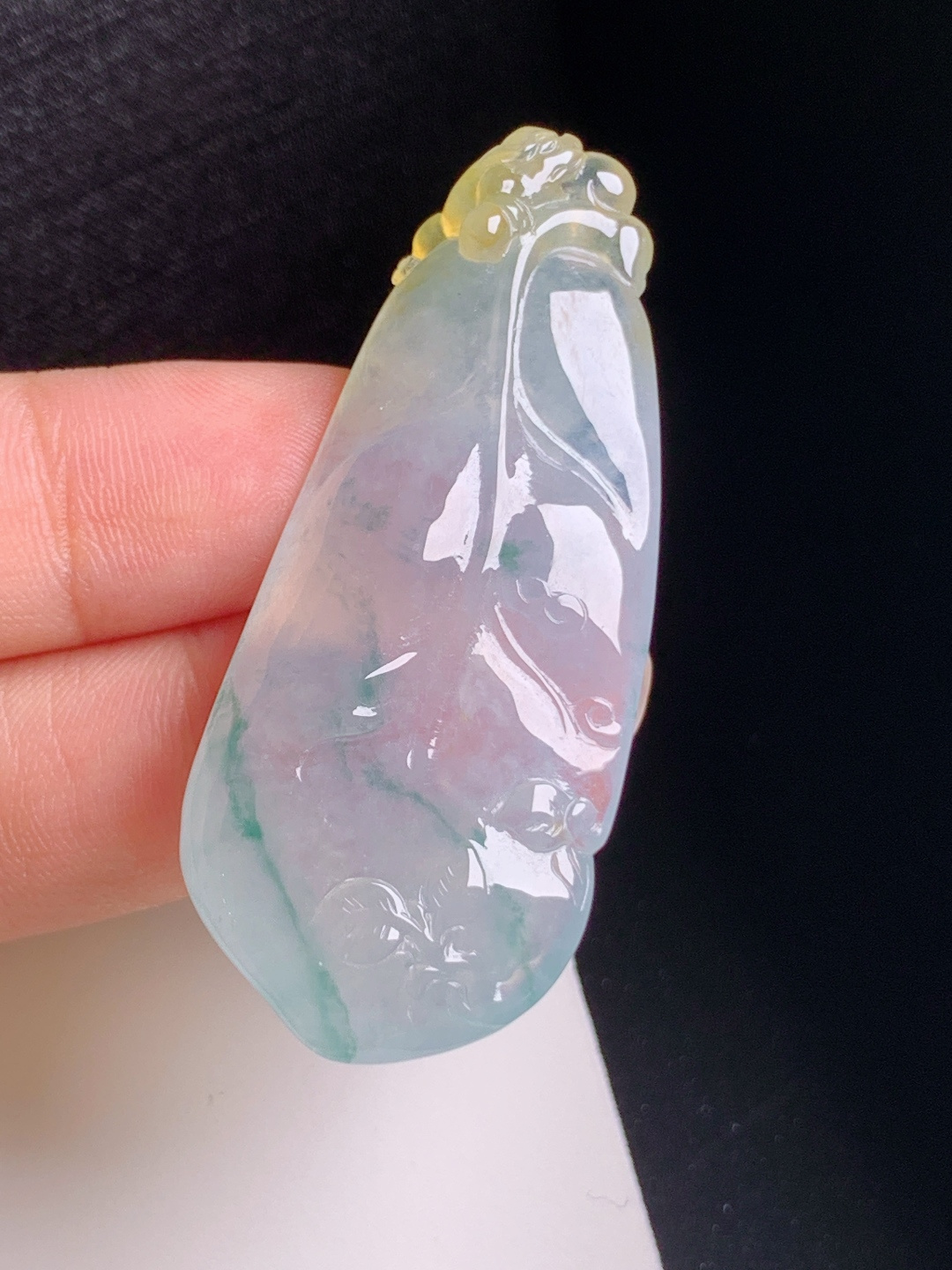 黄加绿树叶吊坠，冰透飘花，俏色灵动，多福多财