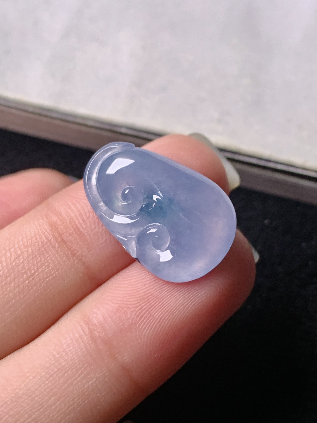 飘花如意，色泽浓艳，0823尺寸19.6*12.7*4
