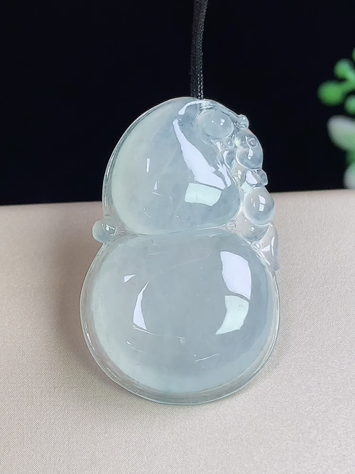 冰种葫芦，无裂，尺寸31.8-19.9-5.6mm，D23lzy