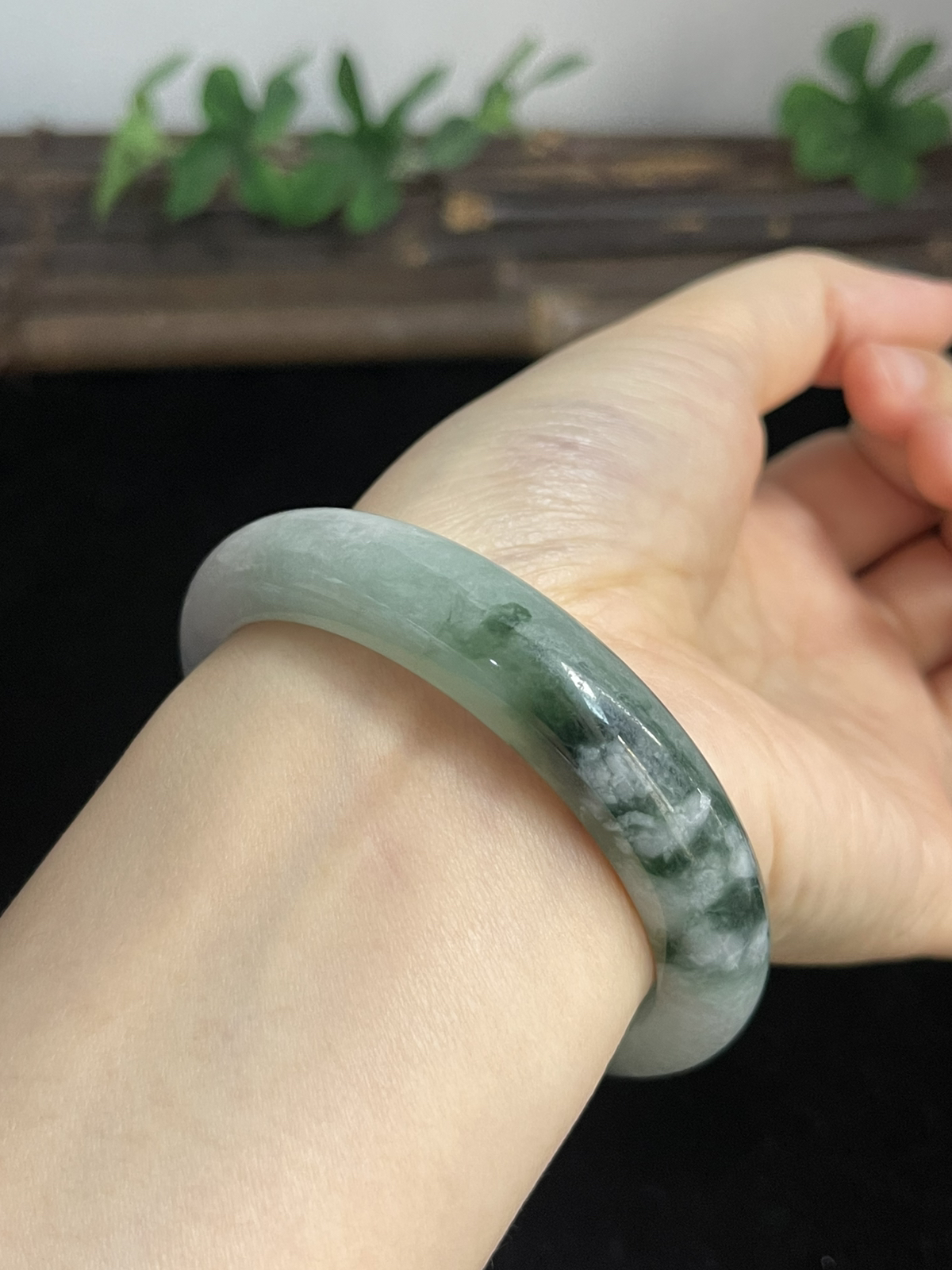 正圈57圈口，翡翠手镯