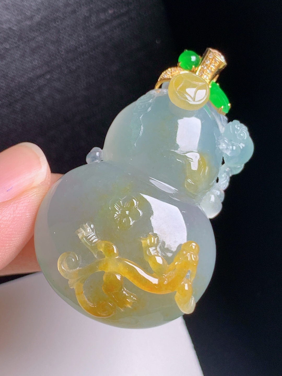 黄翡葫芦吊坠，俏色巧雕，胶感十足，福禄双全