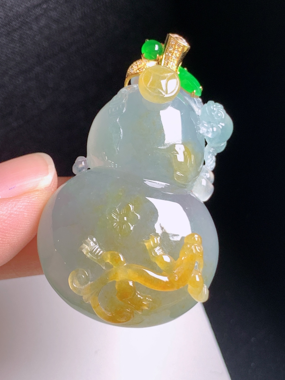 黄翡葫芦吊坠，俏色巧雕，胶感十足，福禄双全