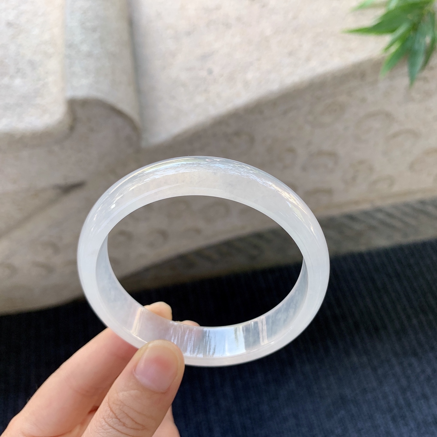 正圈59 60，圈口60.2/14.5/6.6，编码Q5082475，白冰，清透，水润，细腻，种老，打灯有絮线
