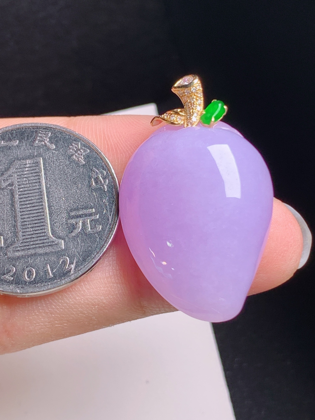 桃子吊坠，紫味醇厚，造型饱满，福寿安康