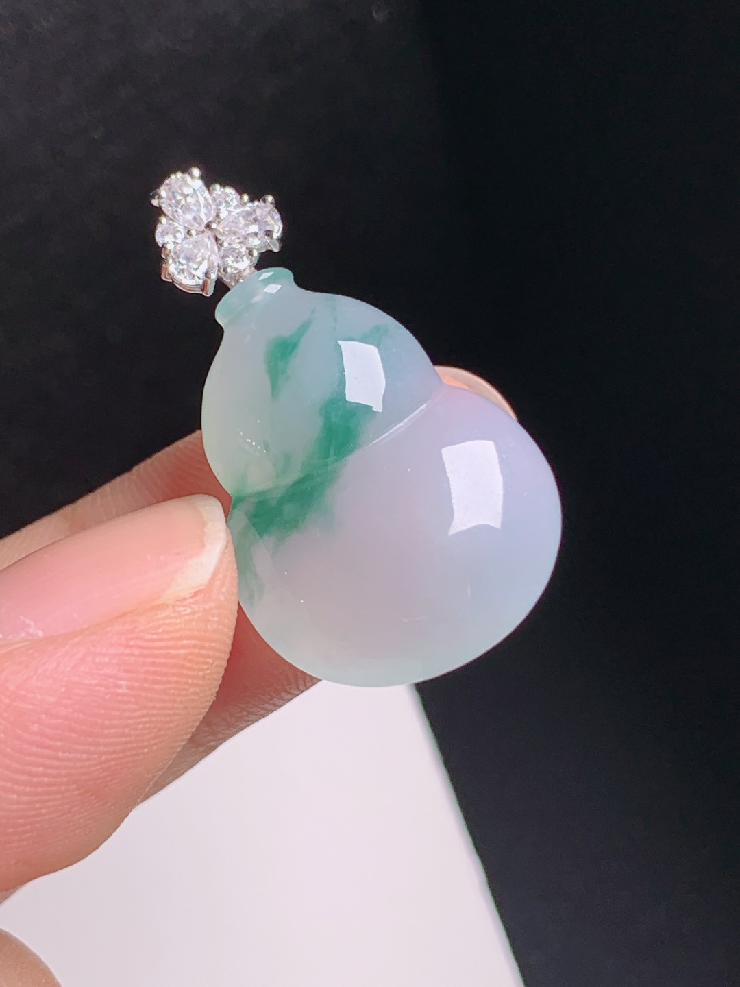 冰飘花葫芦吊坠，花色写意，冰润饱满，福禄双全，裸石22.9-17.6-630.1，03