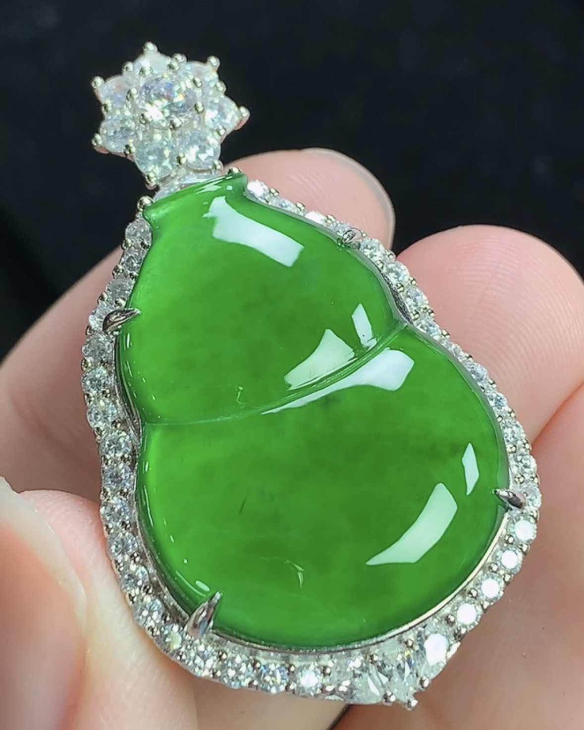 秒杀，银镶嵌满绿葫芦，大葫芦，福禄双全，整体尺寸41.4-23.8-10.5mm，裸石尺寸26-19