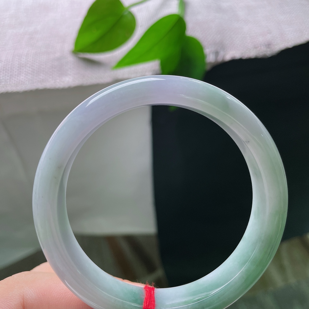 油青正圈，皮纹，淡紫为底，青绿飘花如云烟漫过镯身，韵味悠长，复古优雅，ss57787a