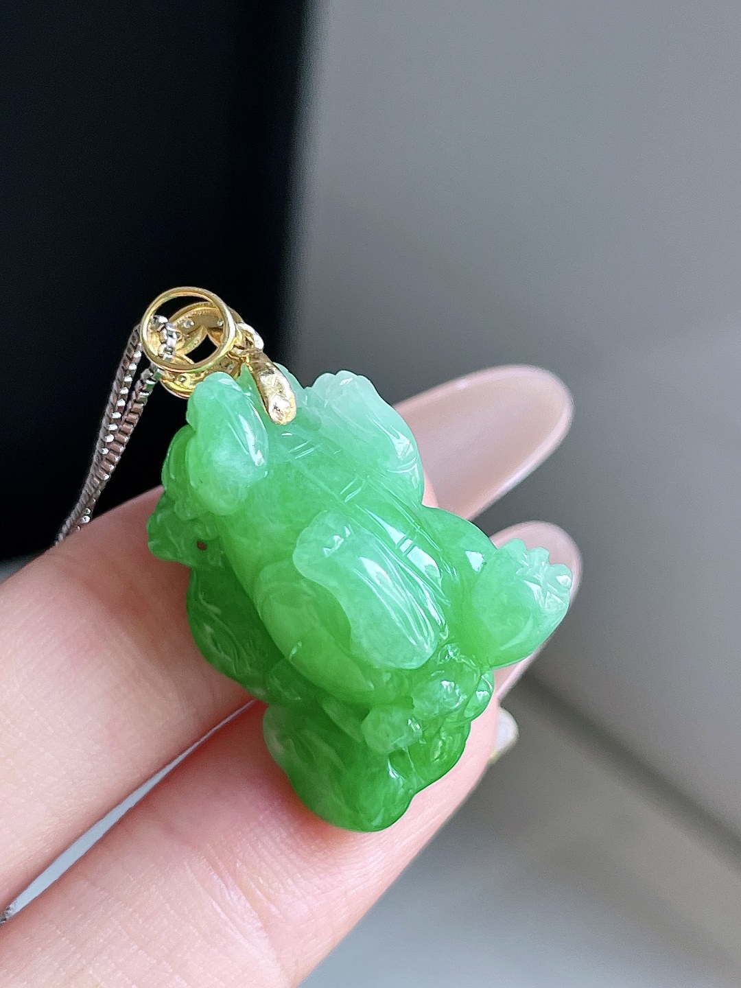 ️ 满色阳绿招财貔貅,无裂18k金镶嵌,裸石 26.3/12/20.1
