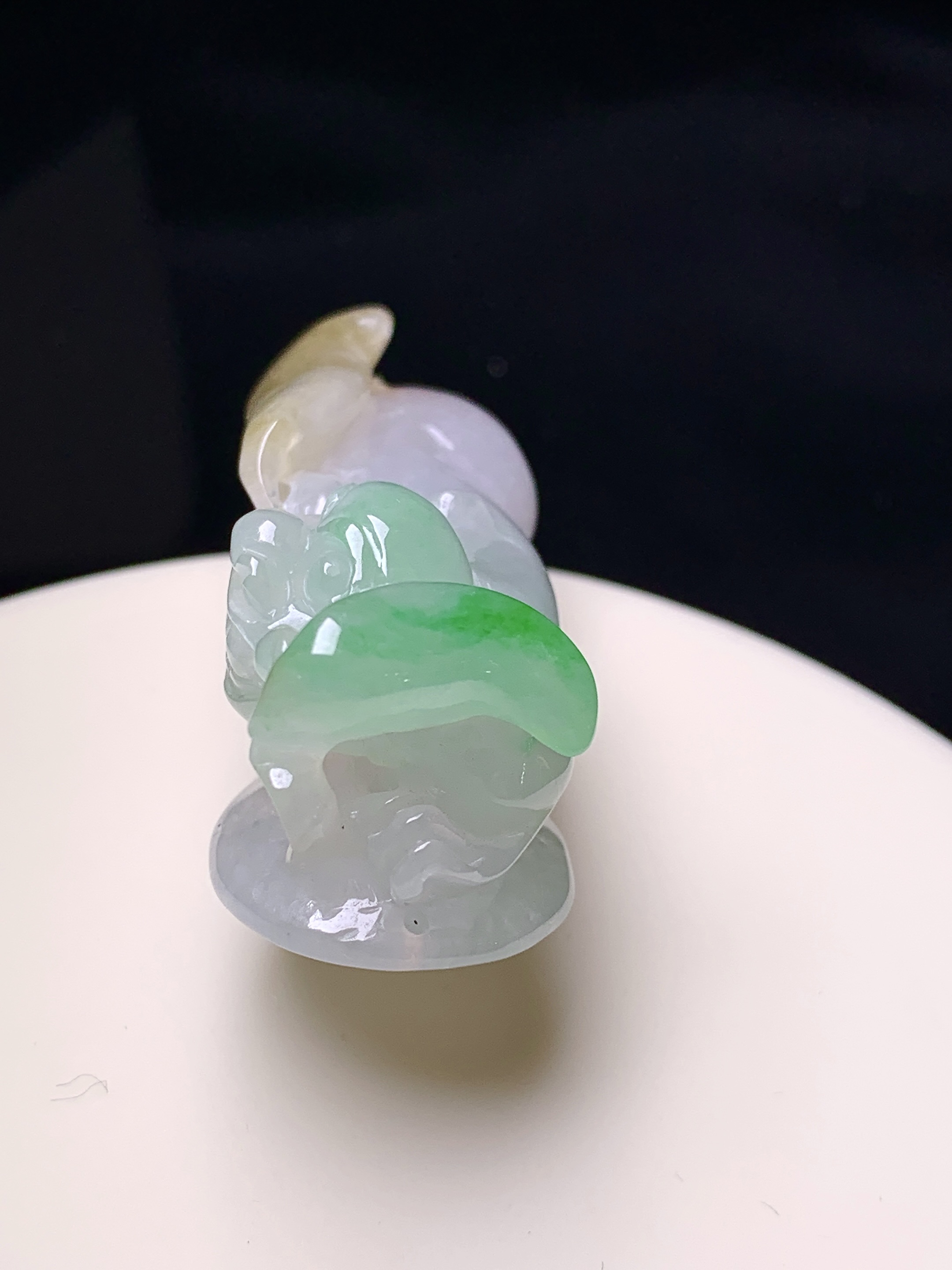 飘黄绿翡貔貅吊坠 玉质细腻 色泽艳丽清新 水润亮眼 整体尺寸38.8*16.2*16.5 a5