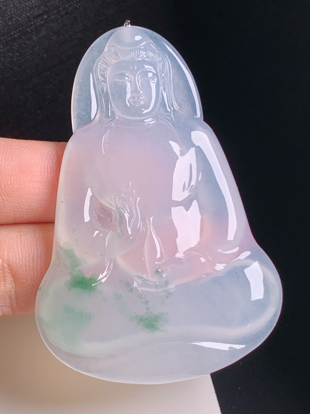 冰种飘花观音，冰透胶润，雕工细腻，清净祥和