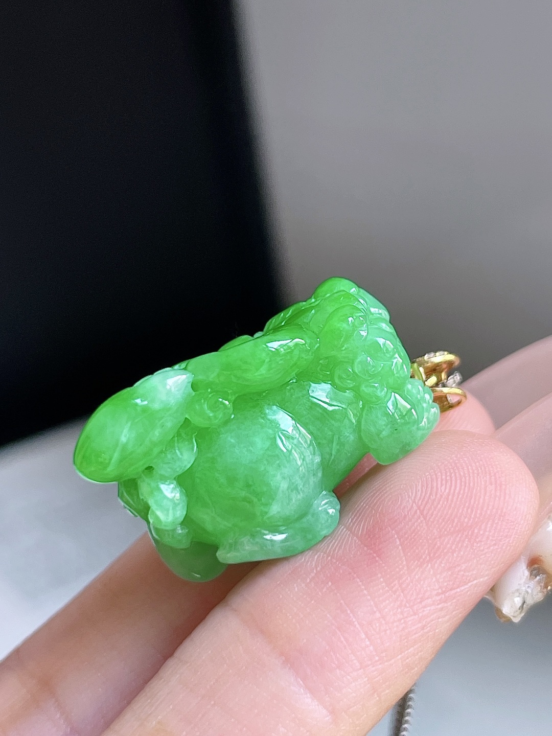 ️ 满色阳绿招财貔貅,无裂18k金镶嵌,裸石 26.3/12/20.1