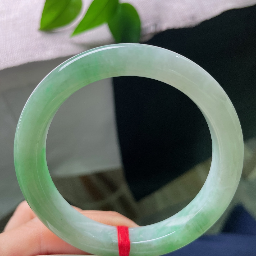 绿底，正圈，耐看，甜美，优雅，贵气，春色满园，一点色线，ss57818a