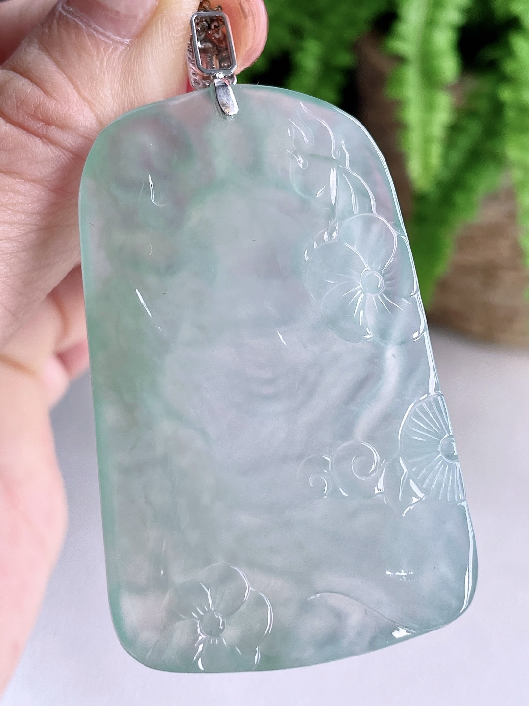 高冰晴水虚空藏菩萨牌吊坠,缅料 18k金镶嵌 无裂 性比高,整体66.5,裸石58-35.7-5.7,重量27克