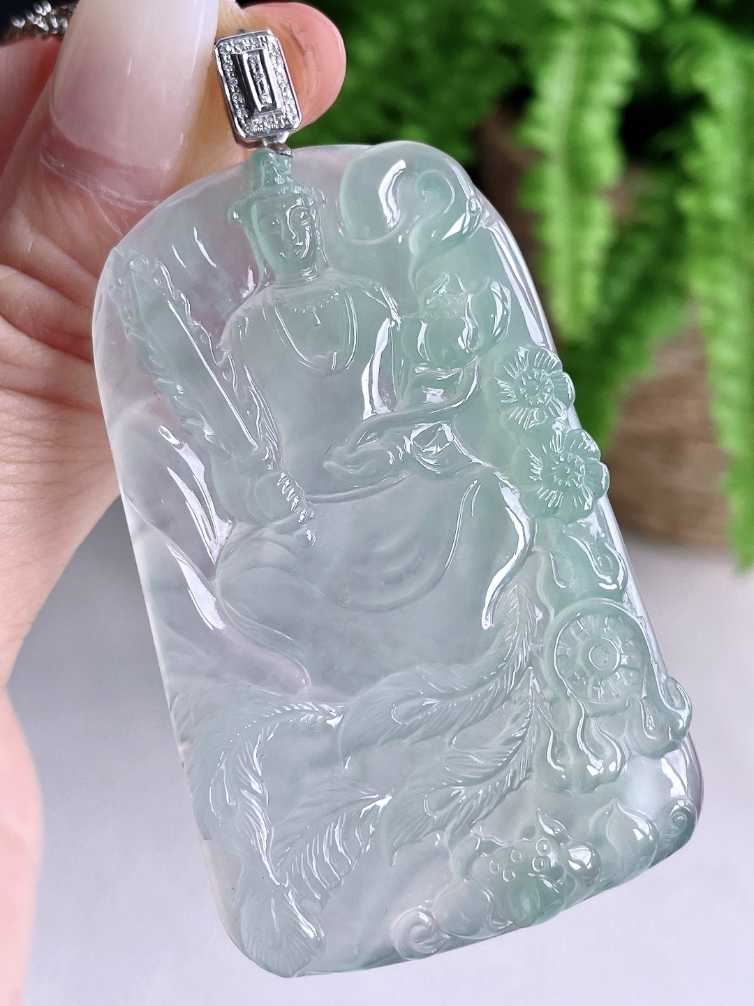 高冰晴水虚空藏菩萨牌吊坠,缅料 18k金镶嵌 无裂 性比高,整体66.5,裸石58-35.7-5.7,重量27克
