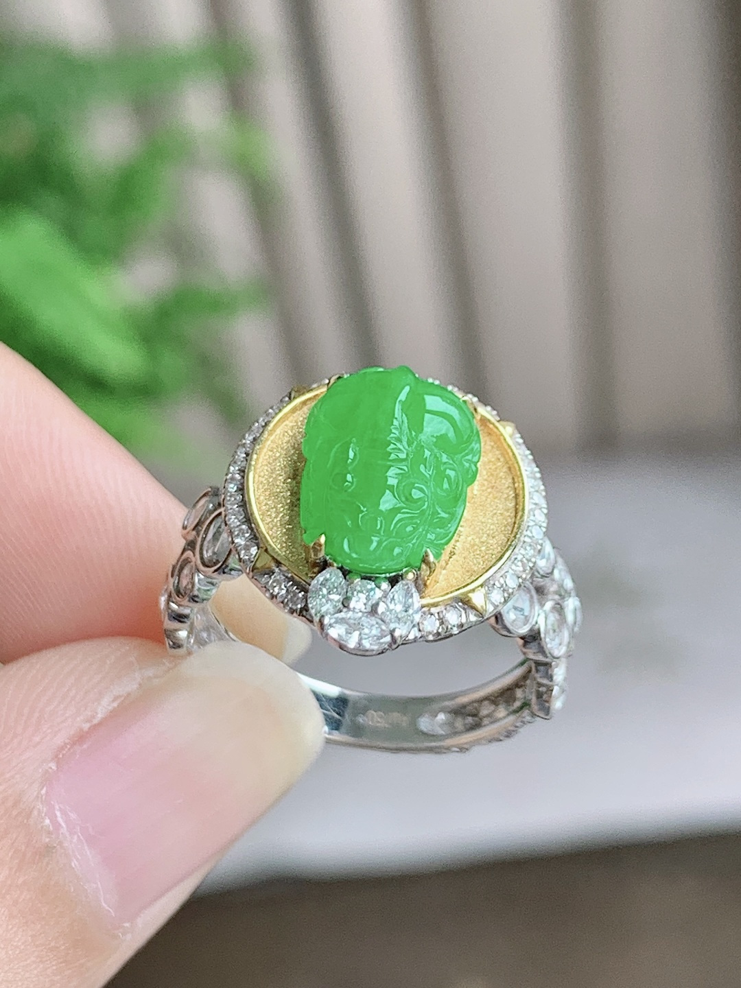 冰阳绿貔貅戒指,18k金镶嵌,无裂,性比高