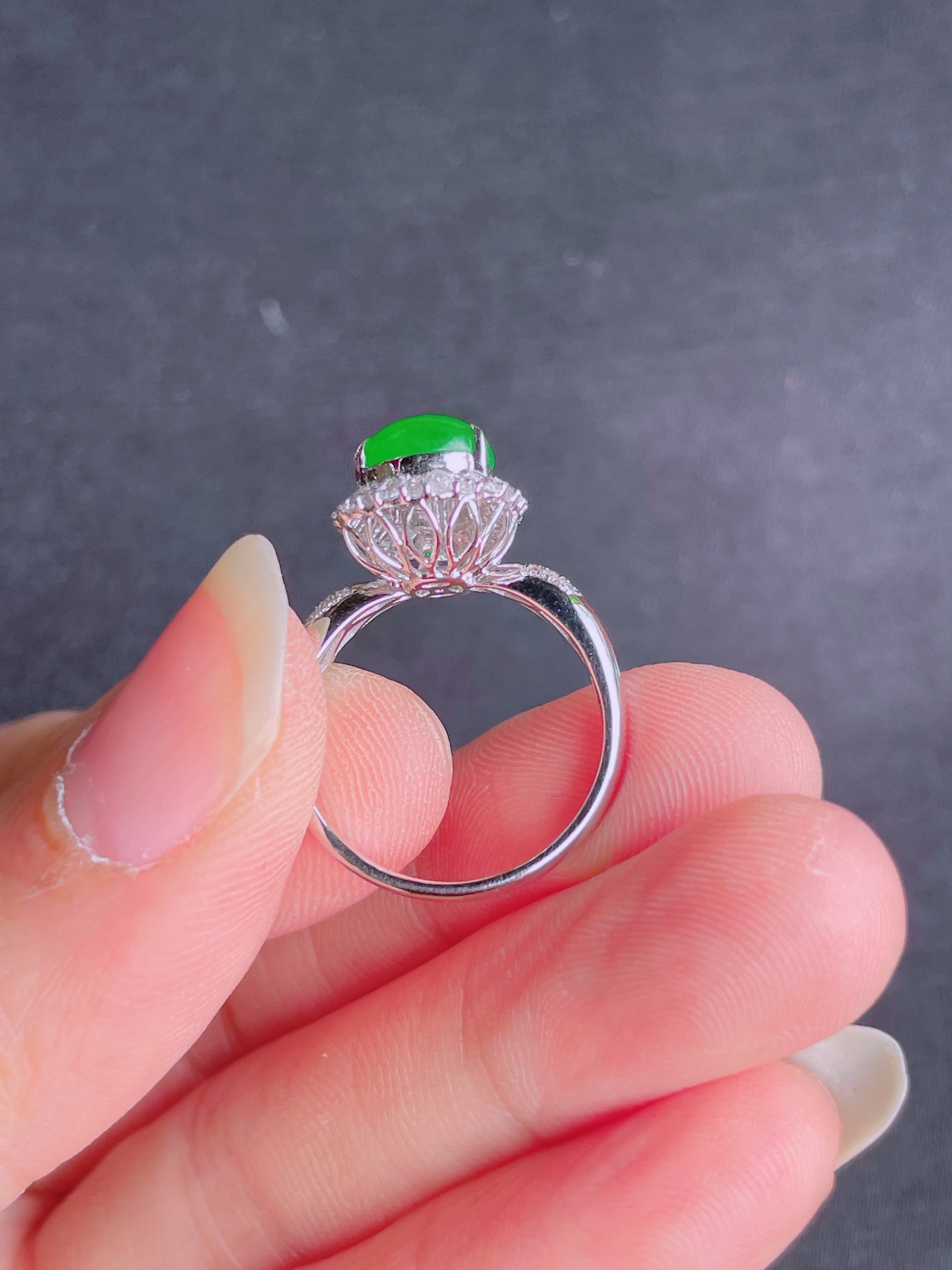 高冰绿葫芦戒指，晶莹剔透，新颖时尚，无裂，10.5-7.5-3