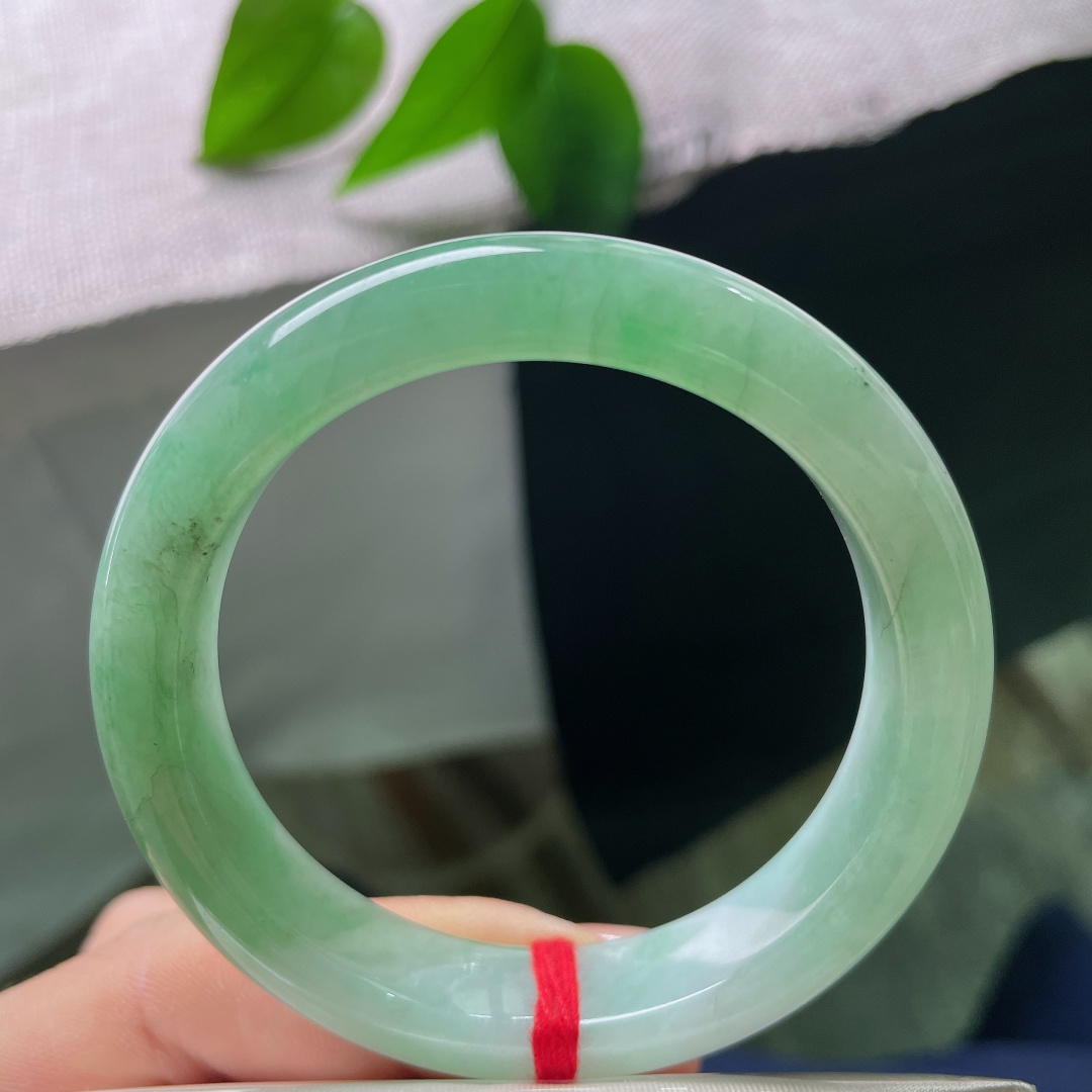 绿底正圈，清新素雅，贵气，优雅，耐看，甜美，一点色线，ss57827a