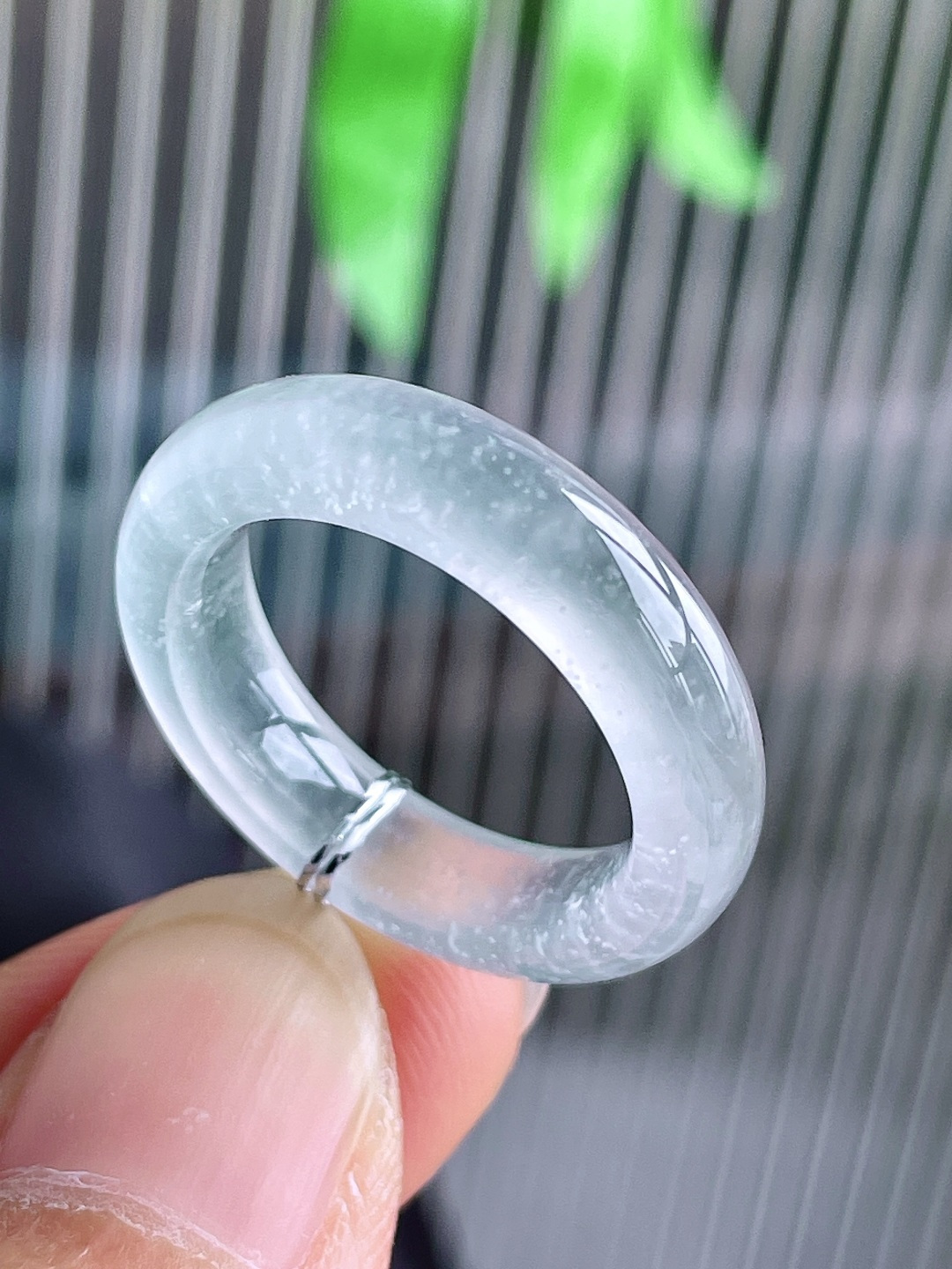 裸石高冰雪花棉戒圈指环,说明缅料无裂性比高,尺寸5.6-4.2,圈口17号,重量4.7克