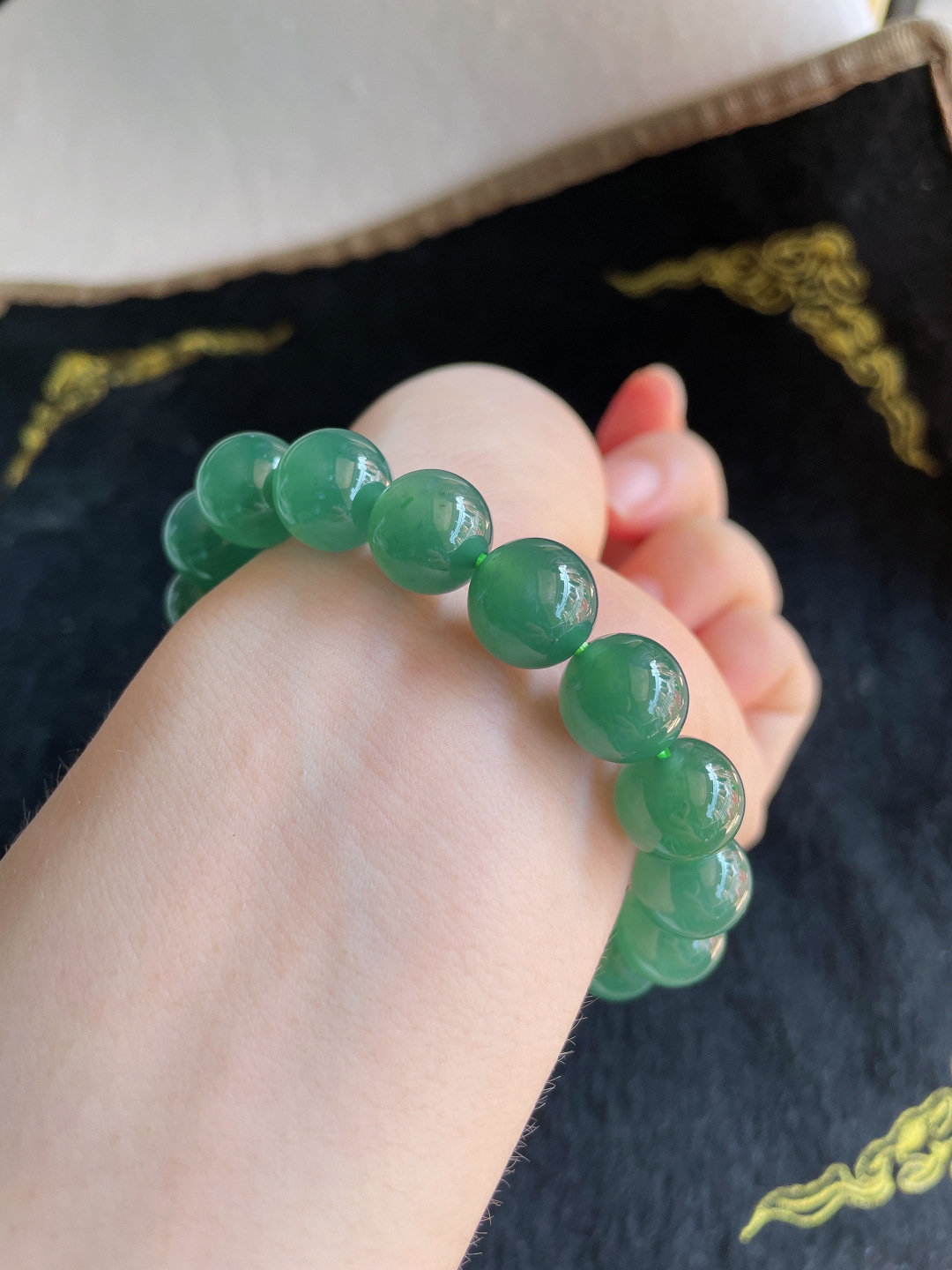 ️，天然翡翠A货，冰蓝水手串，尺寸：11.8mm。【编3331】