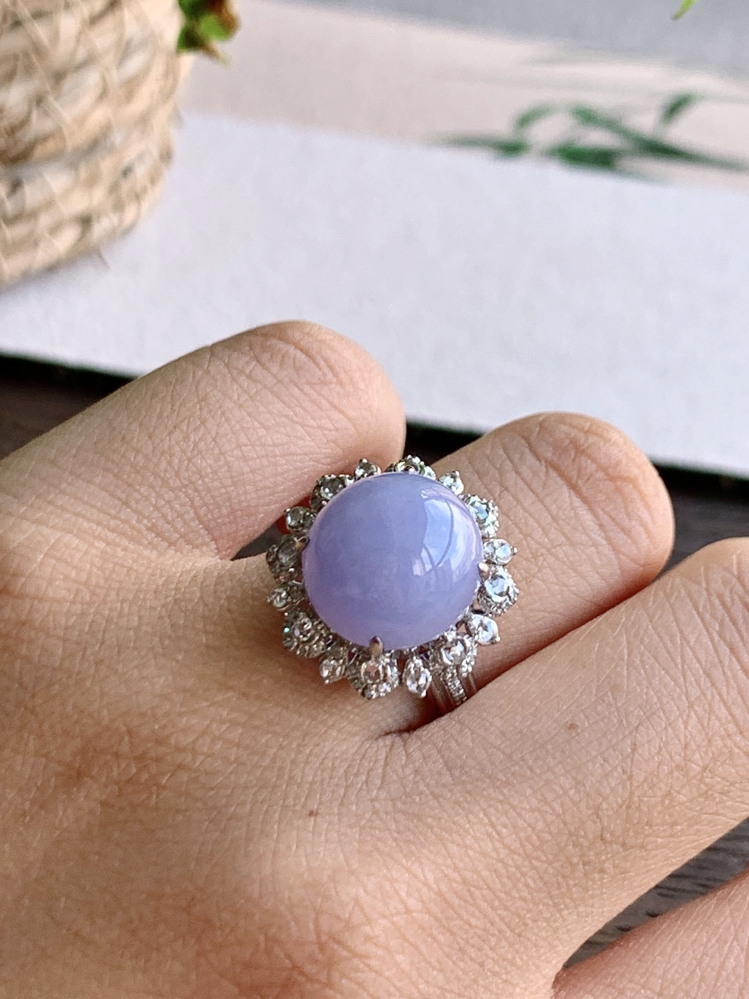 冰紫罗兰蛋面鸽子蛋戒指,18k金镶嵌,性比高,厚装,18.3-18-14,13-8.3,14号,5.8克