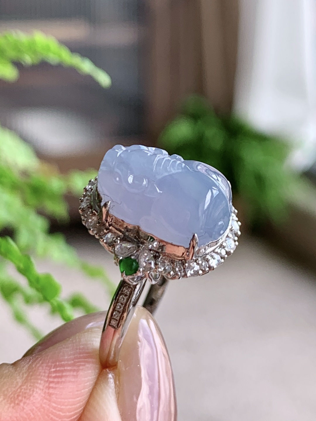 镶嵌貔貅戒指，18k金镶嵌，性比高，厚装17.7-18.8-12.7，裸石14.6-11.6-6.4，圈口15号，重量5.2克