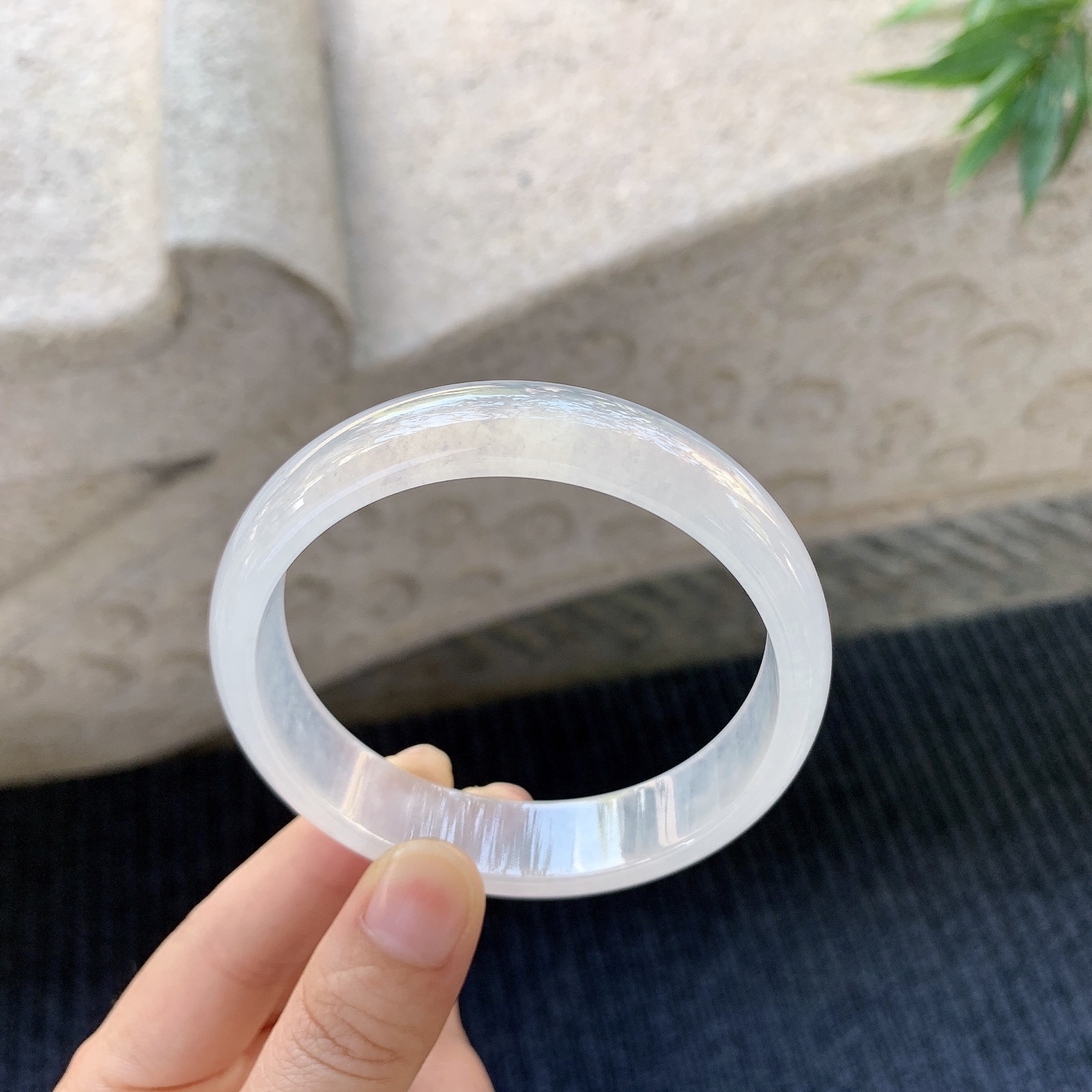 正圈59 60，圈口60.2/14.5/6.6，编码Q5082475，白冰，清透，水润，细腻，种老，打灯有絮线