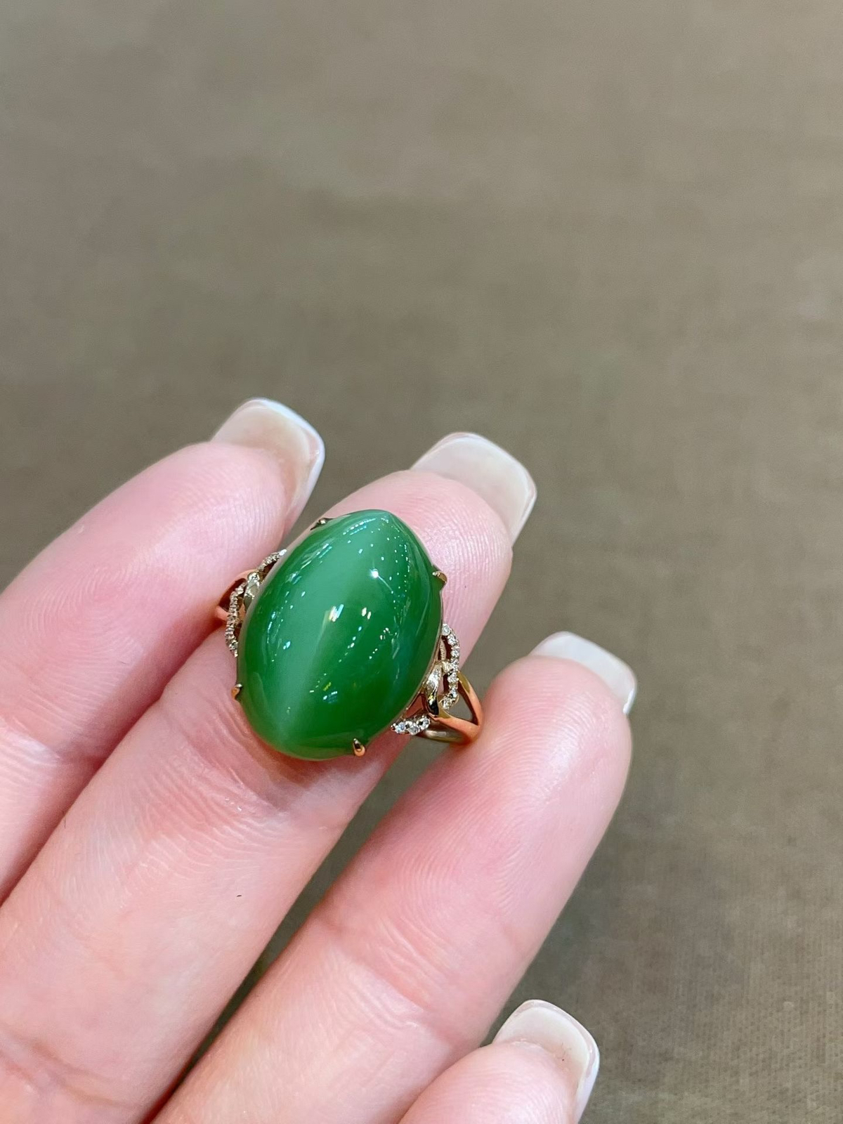秒杀，精美绿猫戒指，18K厚金打造，性价比超高，颜色绿眼线好，尺寸16-12，14圈口