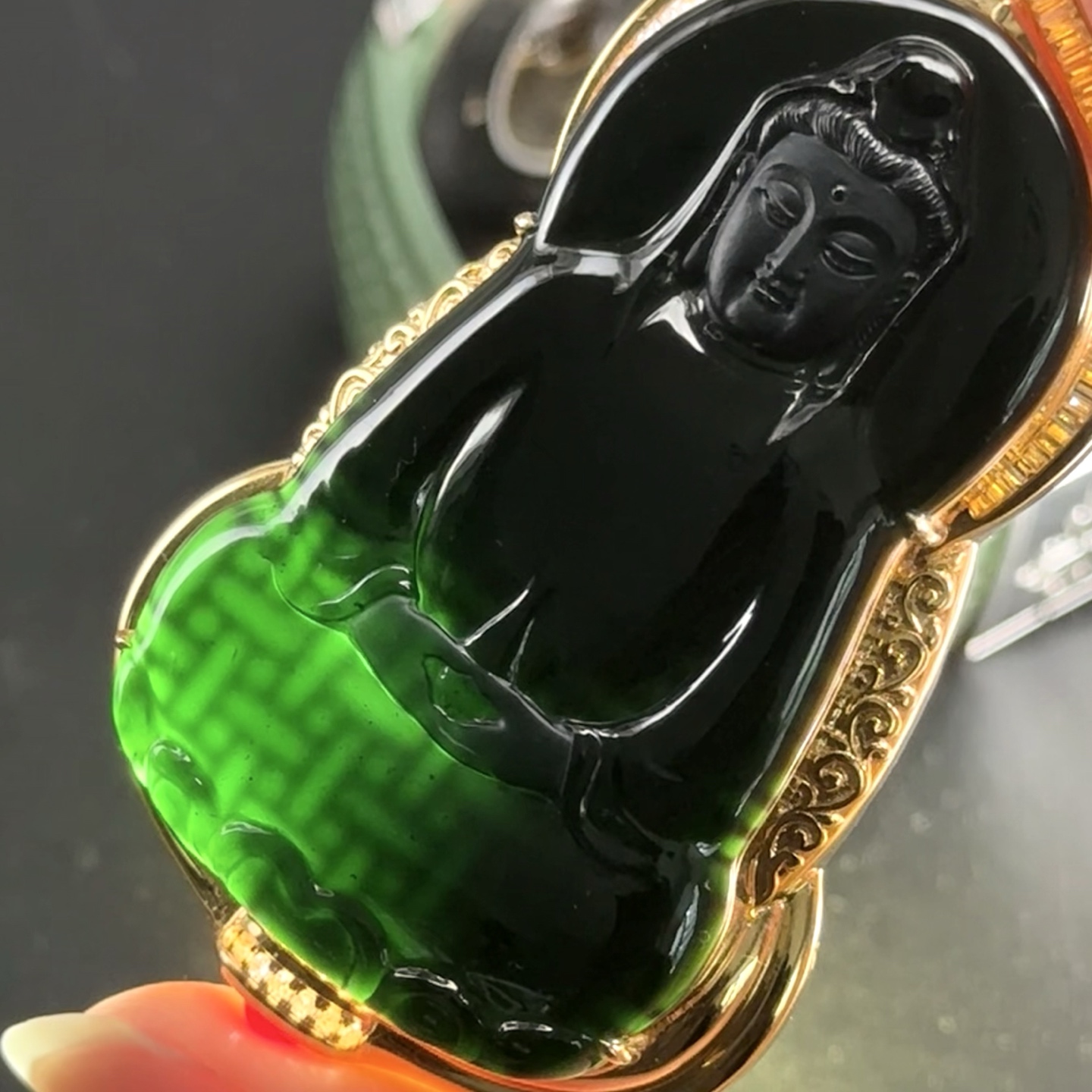 精品豪镶墨翠观音 种好色正 黑度极好 打灯通透 油性十足