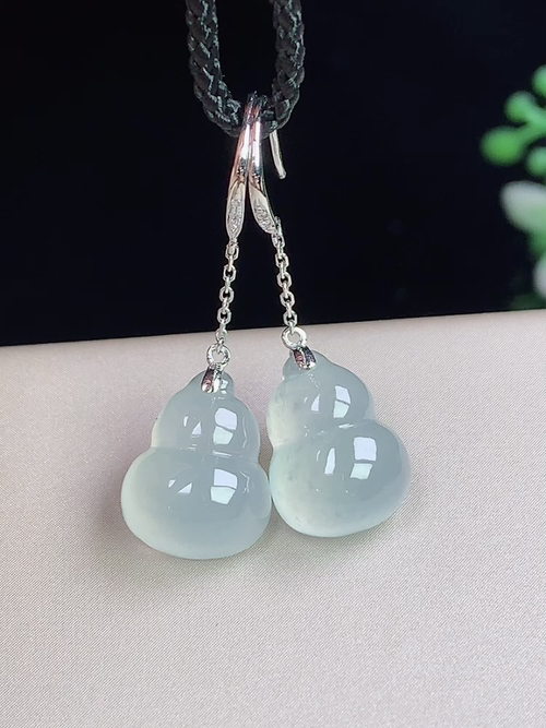 18k金镶葫芦耳环，无裂，尺寸12.1*9.3*6.0mm，D24ytf