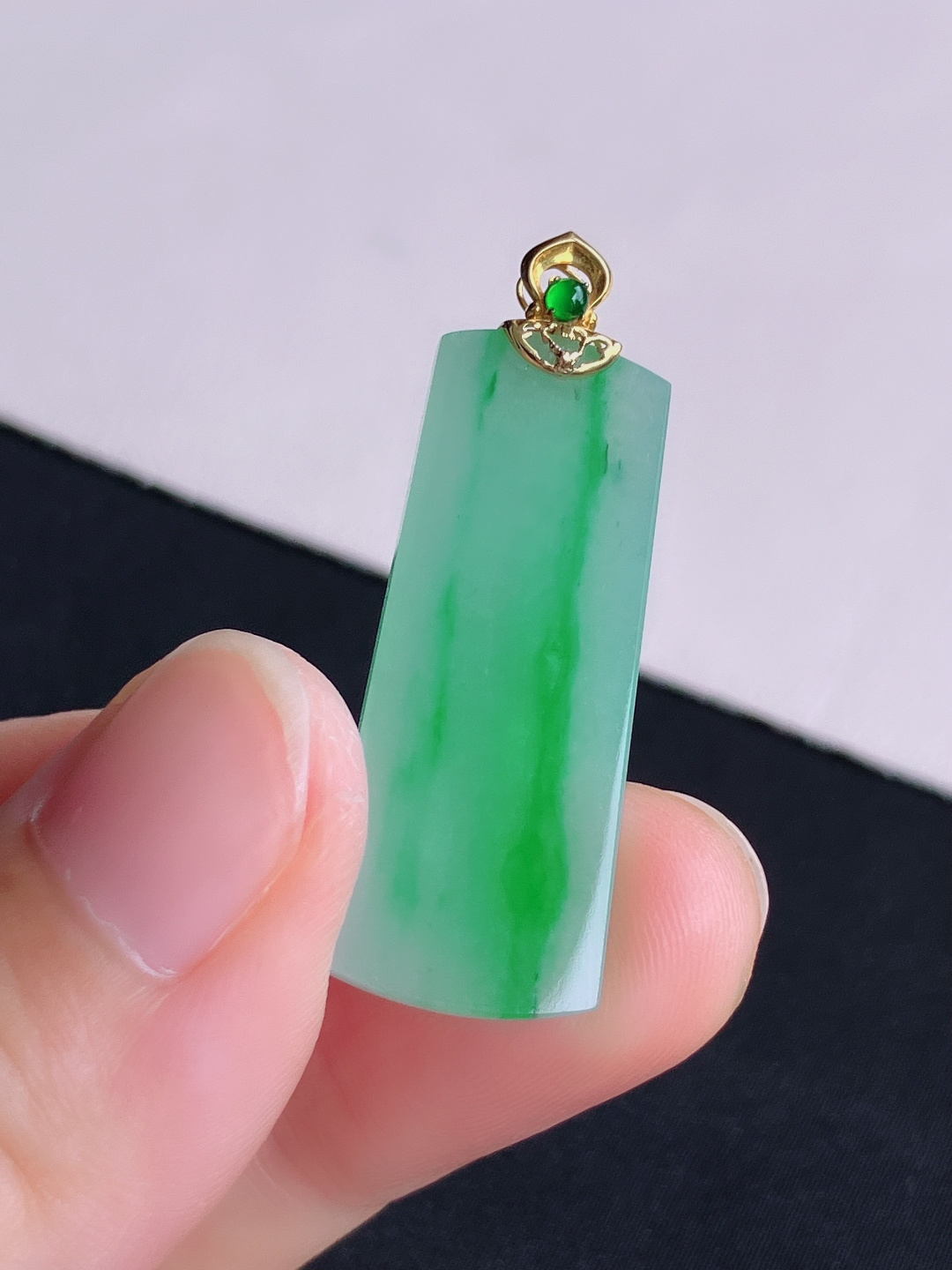 翠绿平安牌，简约时尚，尺寸37.3/32.5/13/2.8/自然光实拍