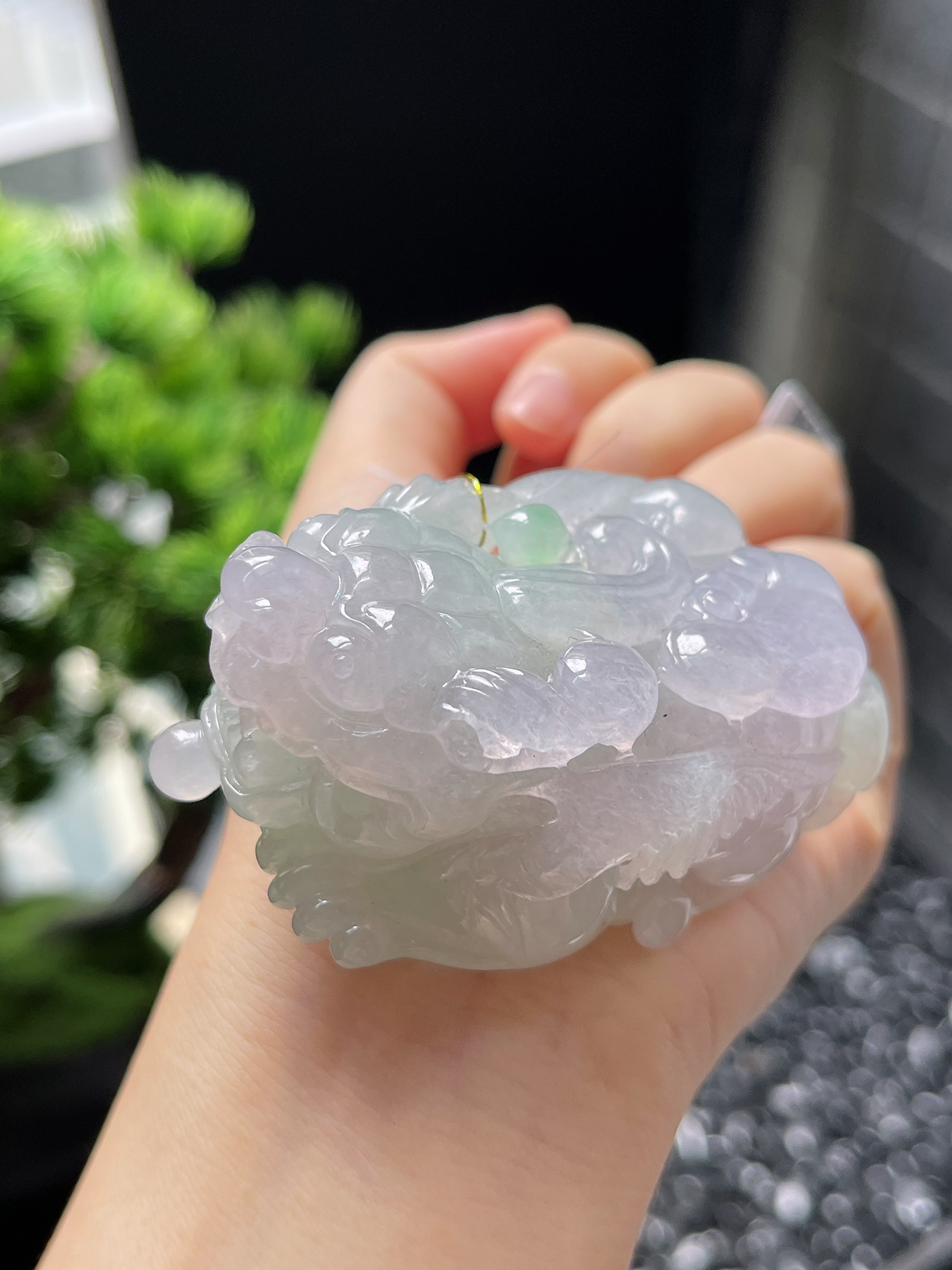 翡翠冰糯种春带彩貔貅挂件