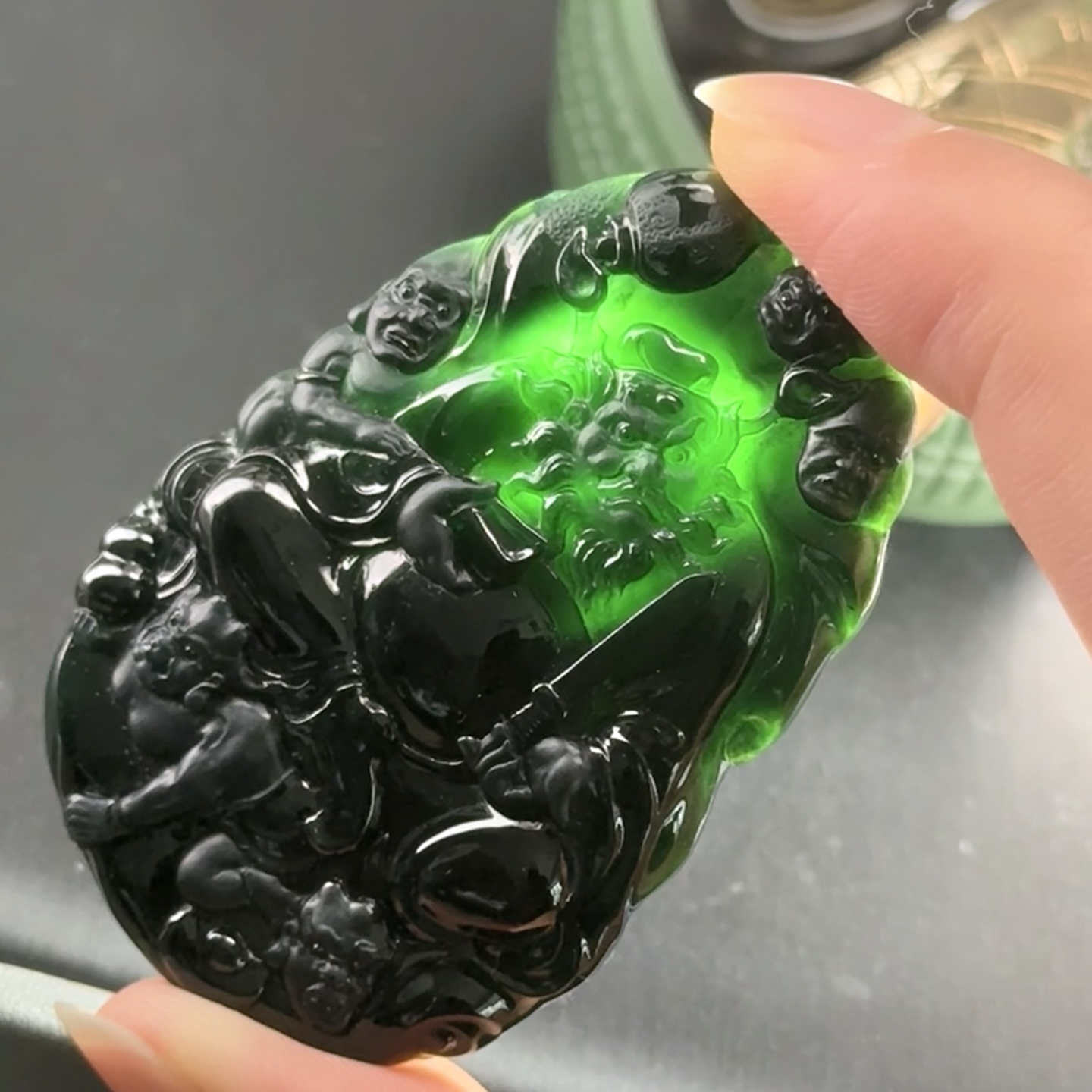精品18k墨翠钟馗 黑度极好 打灯通透 油性十足