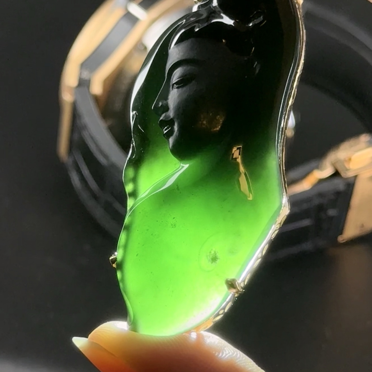 精品18k墨翠观音头 种好色正 黑度极好 打灯通透 油性十足