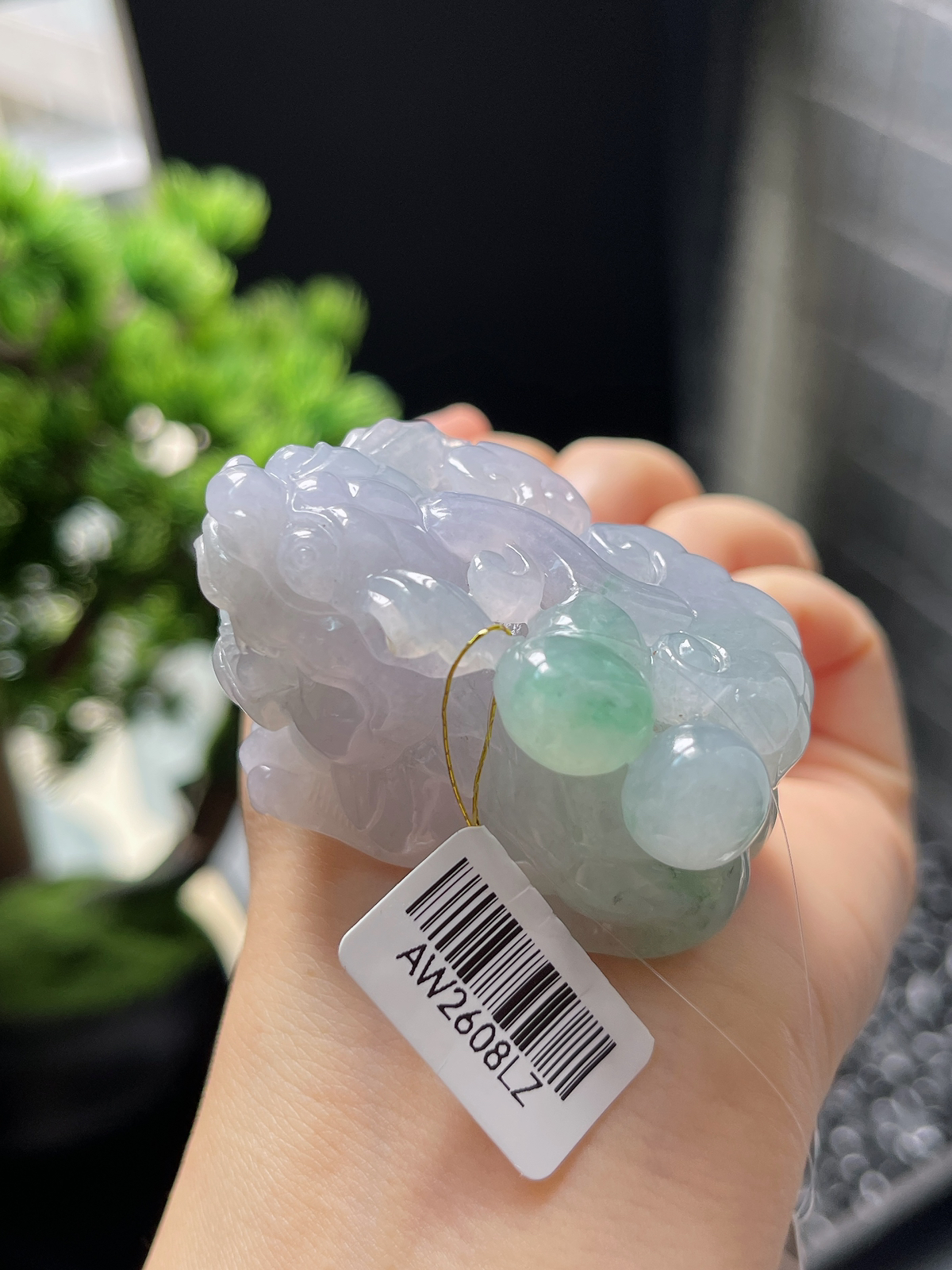 翡翠冰糯种春带彩飘绿貔貅吊坠