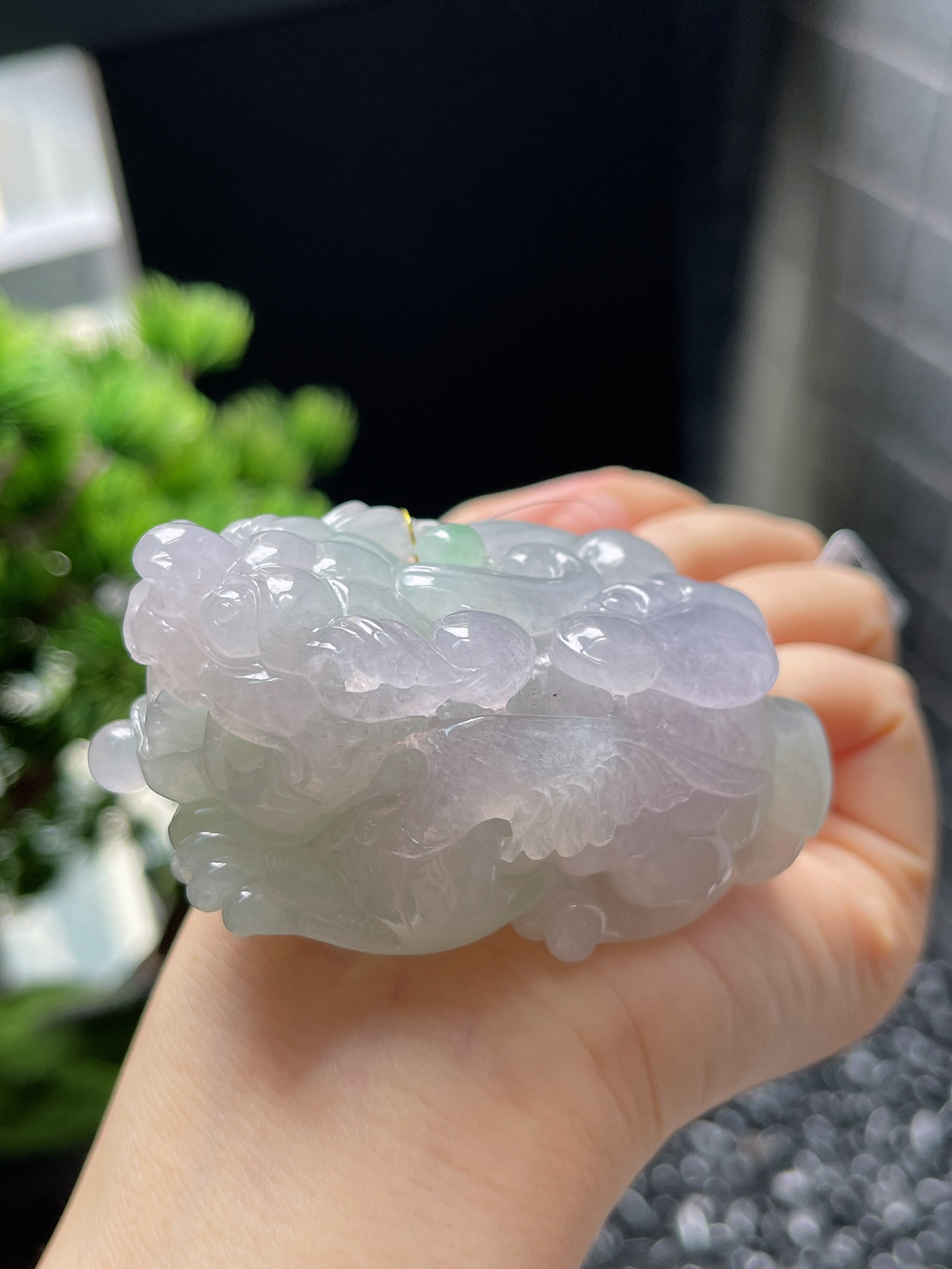 翡翠冰糯种春带彩貔貅挂件