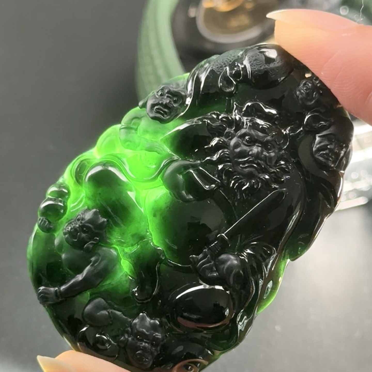精品18k墨翠钟馗 黑度极好 打灯通透 油性十足
