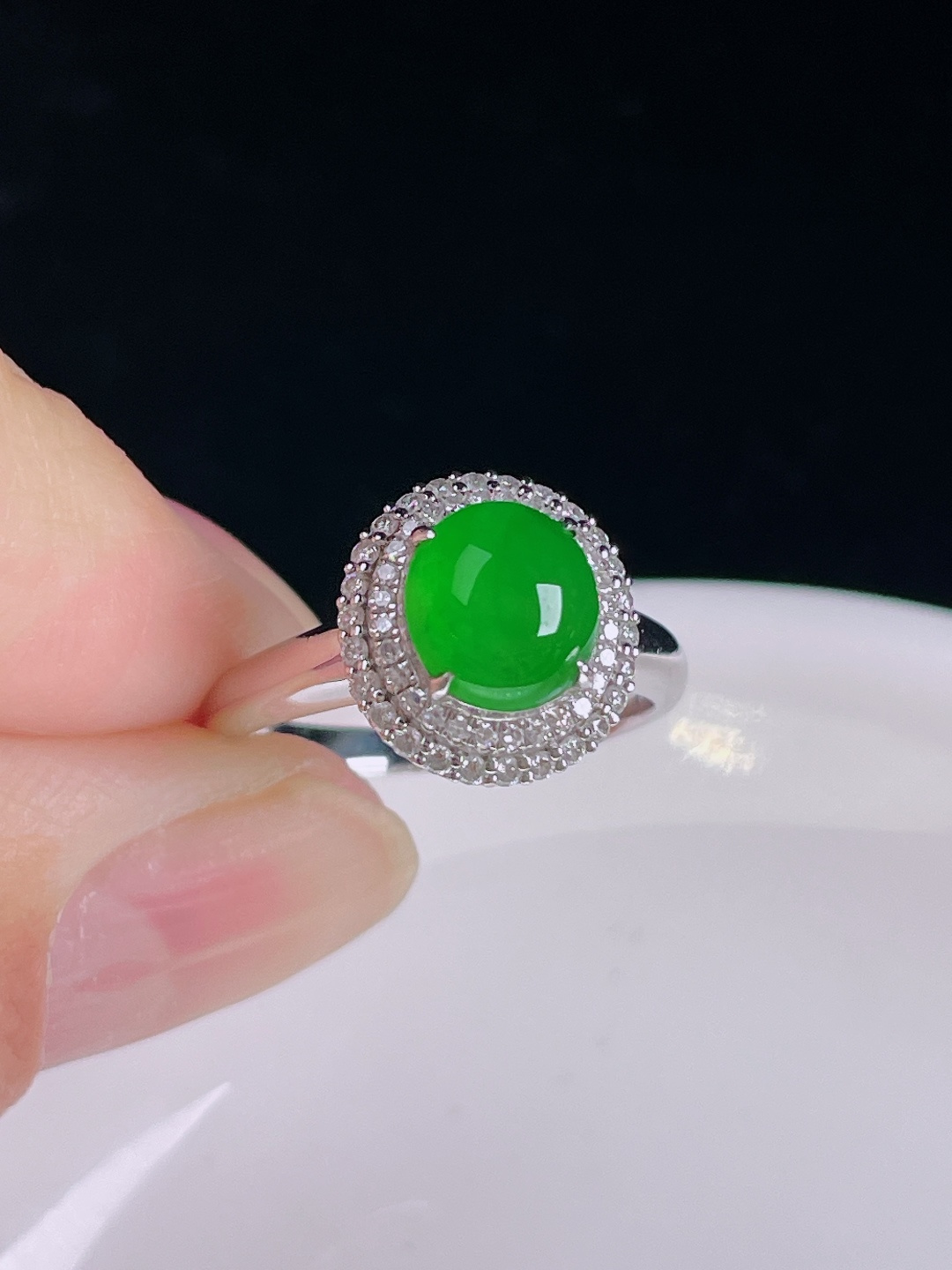 冰绿戒指，18k镶嵌，老种起光，细底通透，尺寸：裸石7.9/7.3/4mm0824